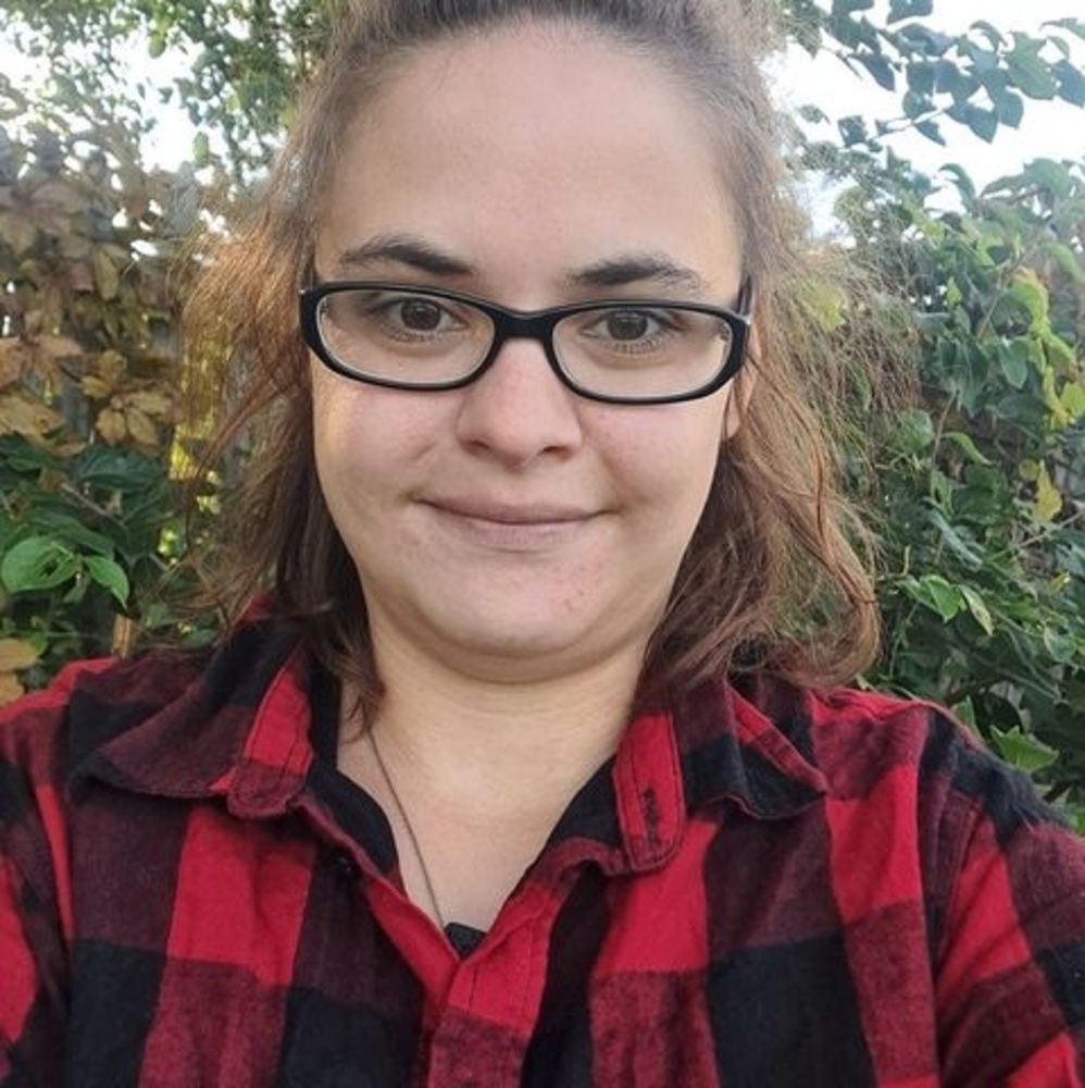 Meet your Posher, Crystal